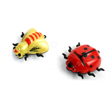 Biene und Käfer mit Rückzugmotor